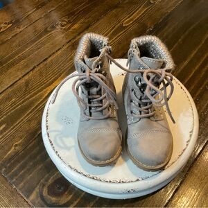 Cupcakes & Pastries Kids Gray Winter Boots